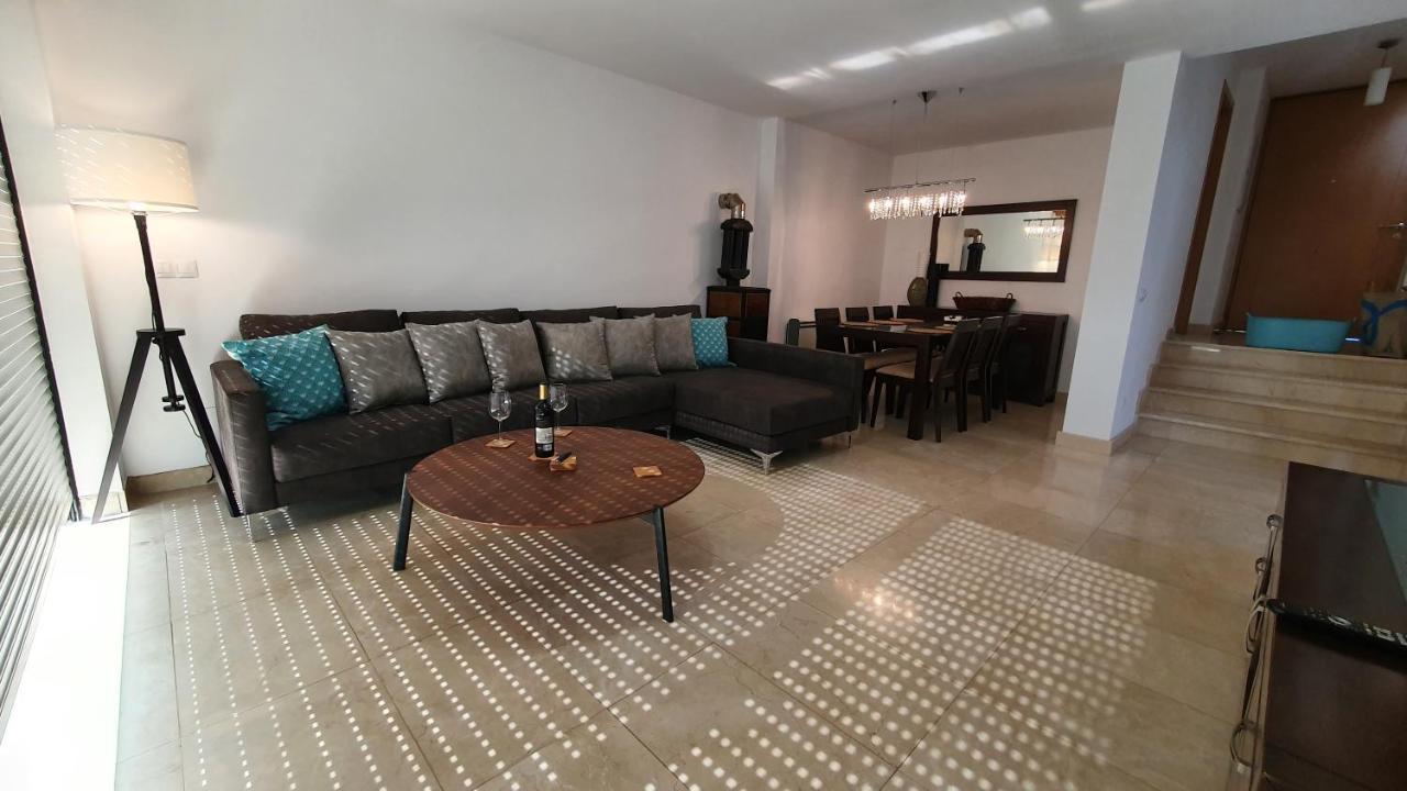 Modern 4 Double Bedroom Villa With Pool / Garden Valdoviño Exterior foto